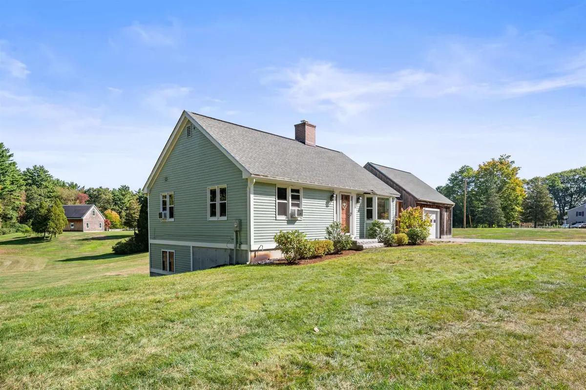 152 Amesbury Road, Kensington, NH 03833 - Image #1