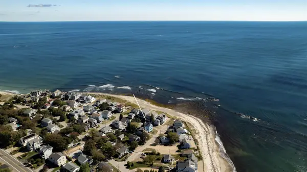 1 Beach Plum Way, Hampton, NH 03842