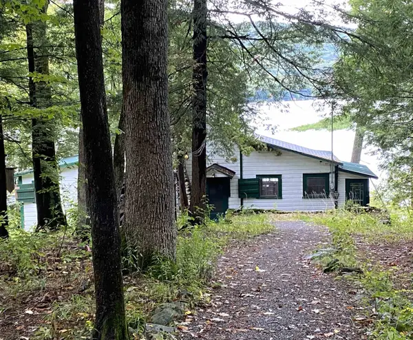53 Lakeview Drive, Leicester, VT 05733