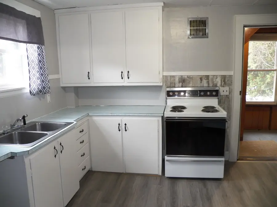 437 Willard Street, Berlin, NH 03570 - Image #2