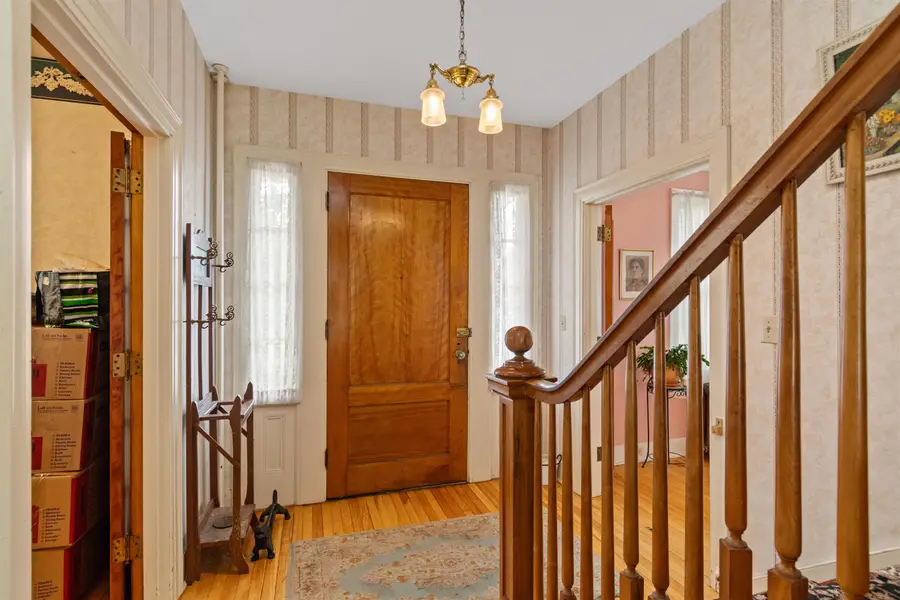 26 Lincoln Street, Essex Junction, VT 05452 - Image #3