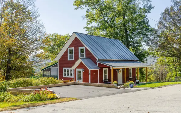 31 Pleasant Street, Walpole, NH 03608