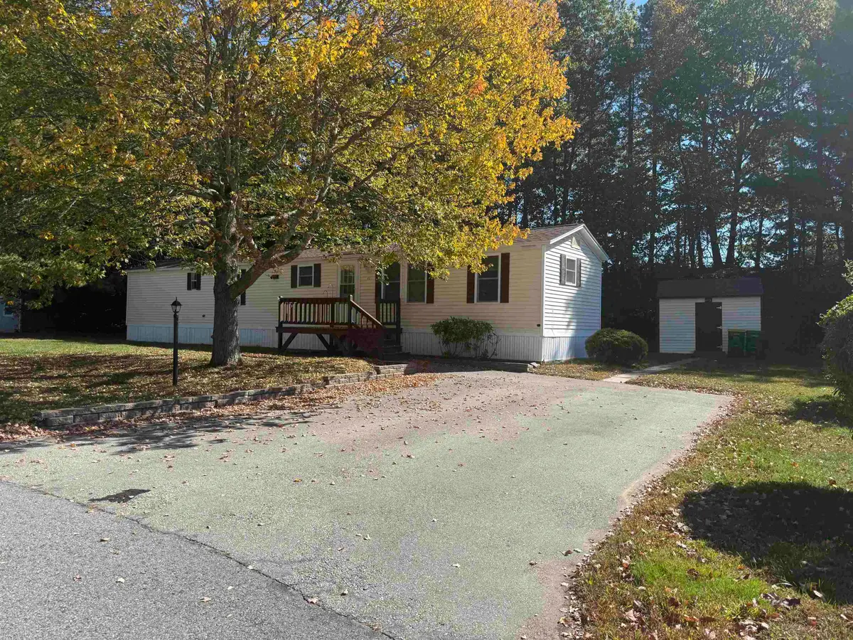 11 Stone Ledge Road, North Hampton, NH 01062 - Image #1