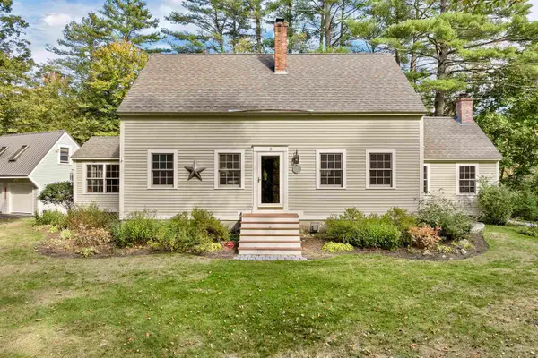 19 Cotton Mountain Road, Wolfeboro, NH 03894