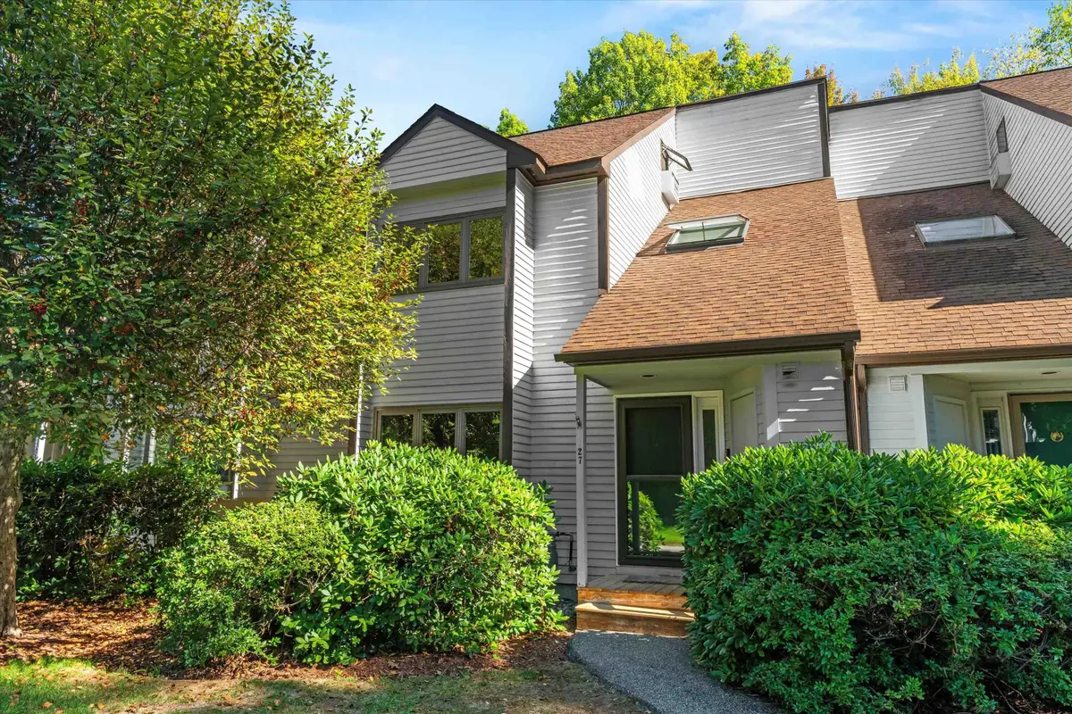 27 Pondview Drive, Merrimack, NH 03054 - Image #1