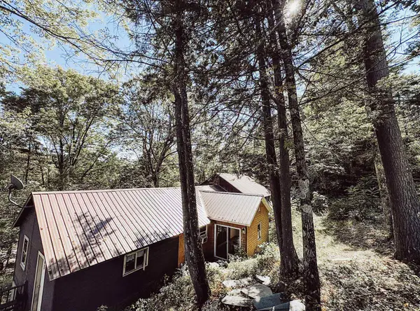 48 Legion Road, Newfane, VT 05345