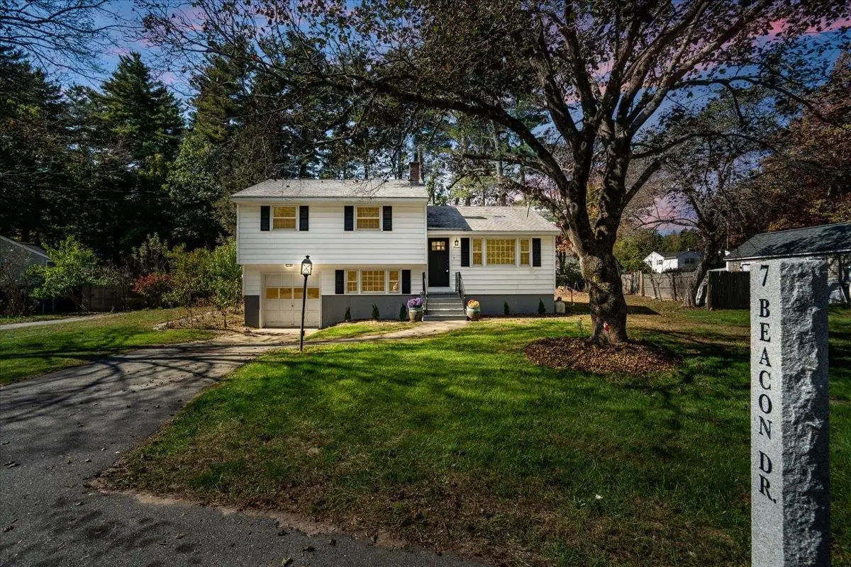7 Beacon Drive, Merrimack, NH 03054 - Image #1