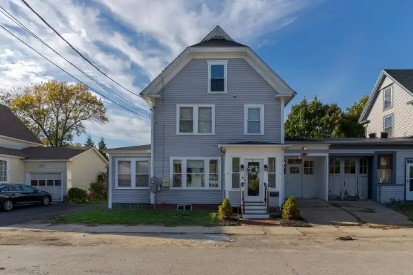 1 Farrington Street, Rochester, NH 03867