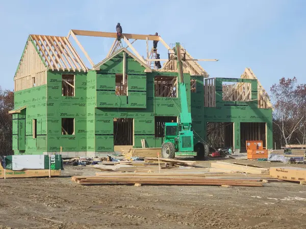 54 Daniel Road, Derry, NH 03038