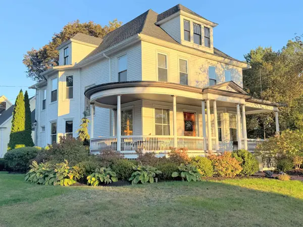 887 Chestnut Street, Manchester, NH 03104