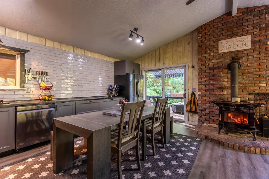 115 Nottingham Park, Manchester Center, VT 05255 - Image #2