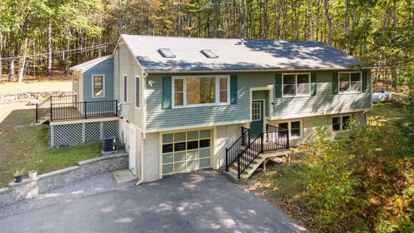 328 E Dunbarton Road, Goffstown, NH 03045