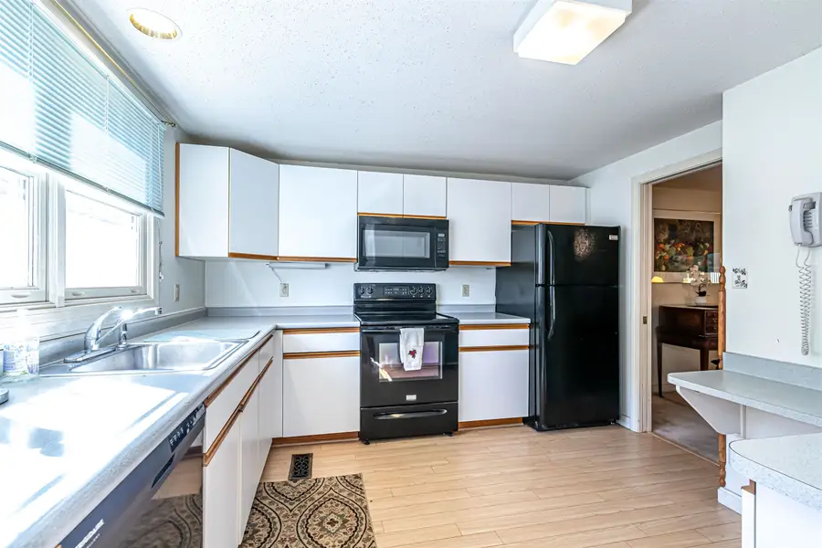 21 Long Hill Road, Peterborough, NH 03458 - Image #3