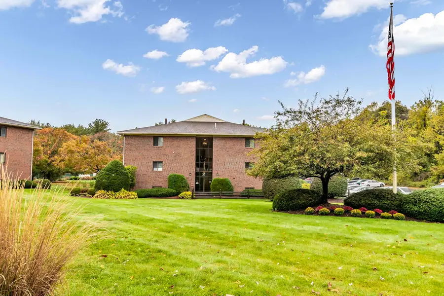 213 Abbott Farm Lane, Hudson, NH 03051 - Image #2