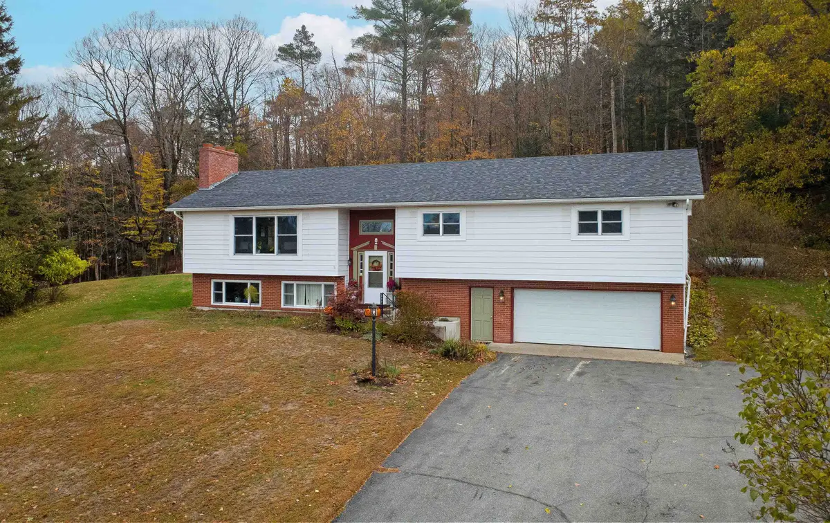 172 Lawrence Circle, Saint Johnsbury, VT 05819 - Image #1