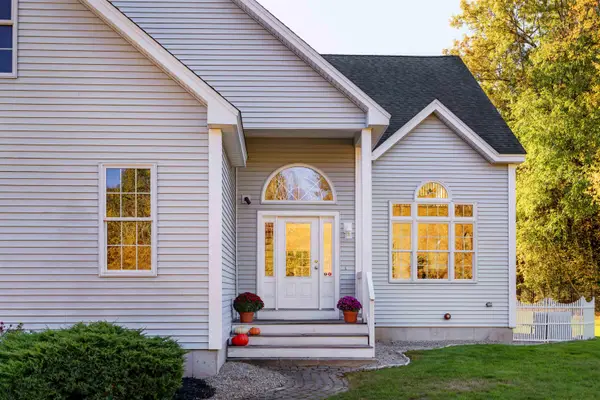 2 Copper Hill Road, Hudson, NH 03051-5078