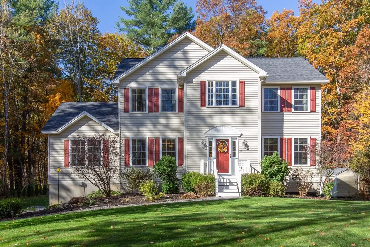 34 Frontier Drive, Pelham, NH 03076 - Image #1