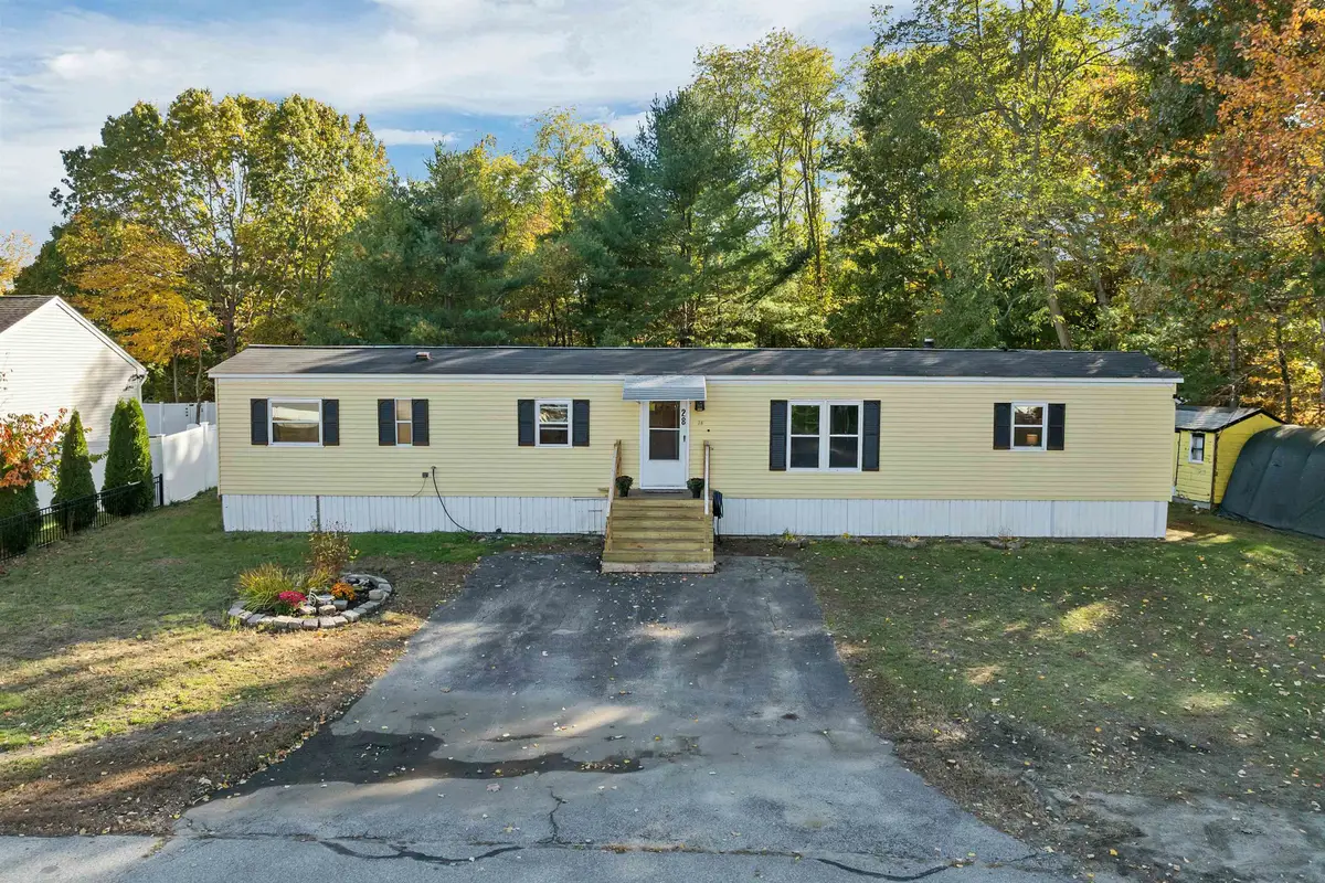 28 Brooks Road Extension, Seabrook, NH 03874 - Image #1