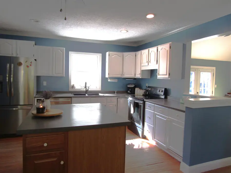 21 Lake Avenue, Franklin, NH 03235 - Image #3