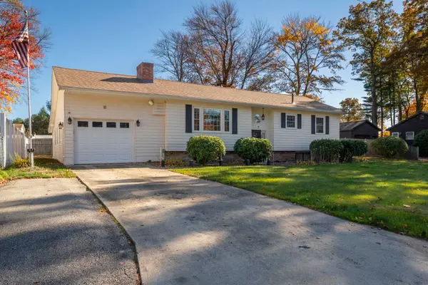 10 Cedar Street, Hudson, NH 03051