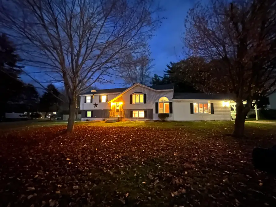 17 Maplewood Avenue, Rochester, NH 03867 - Image #3