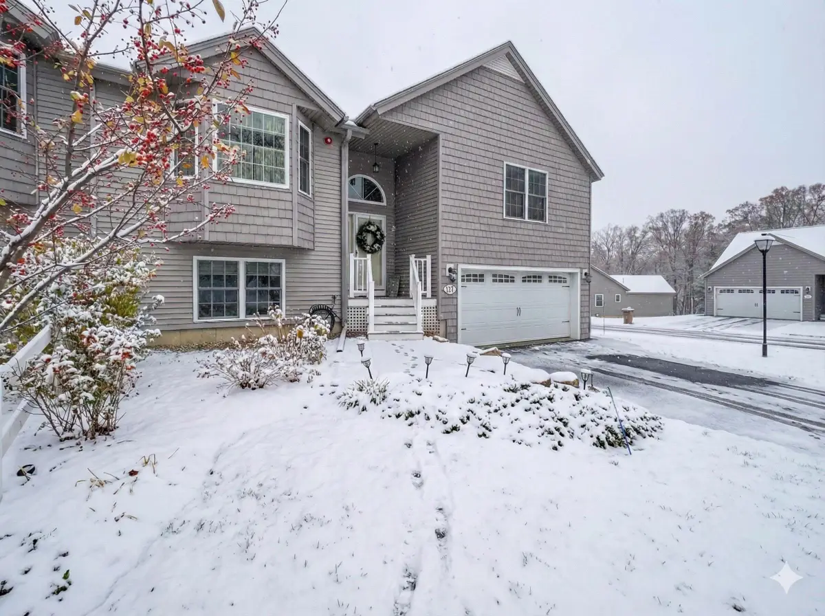 127 Cowbell Crossing, Atkinson, NH 03811 - Image #1