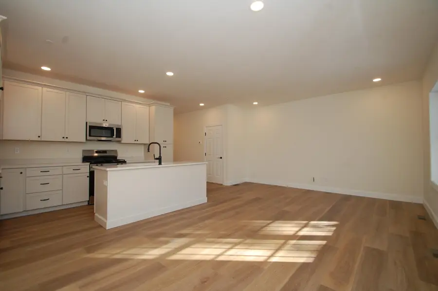 3B Dearborn Circle, Goffstown, NH 03045 - Image #3