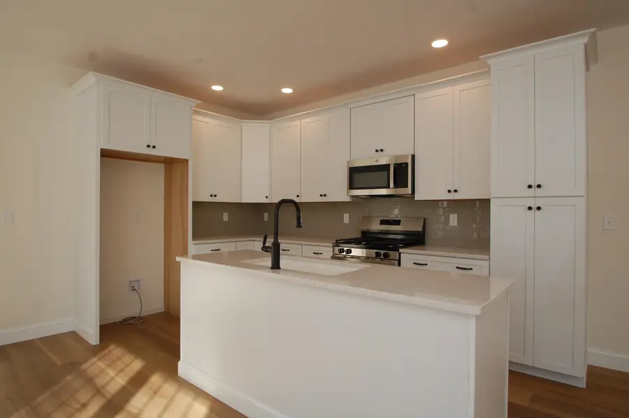 3A Dearborn Circle, Goffstown, NH 03045 - Image #2