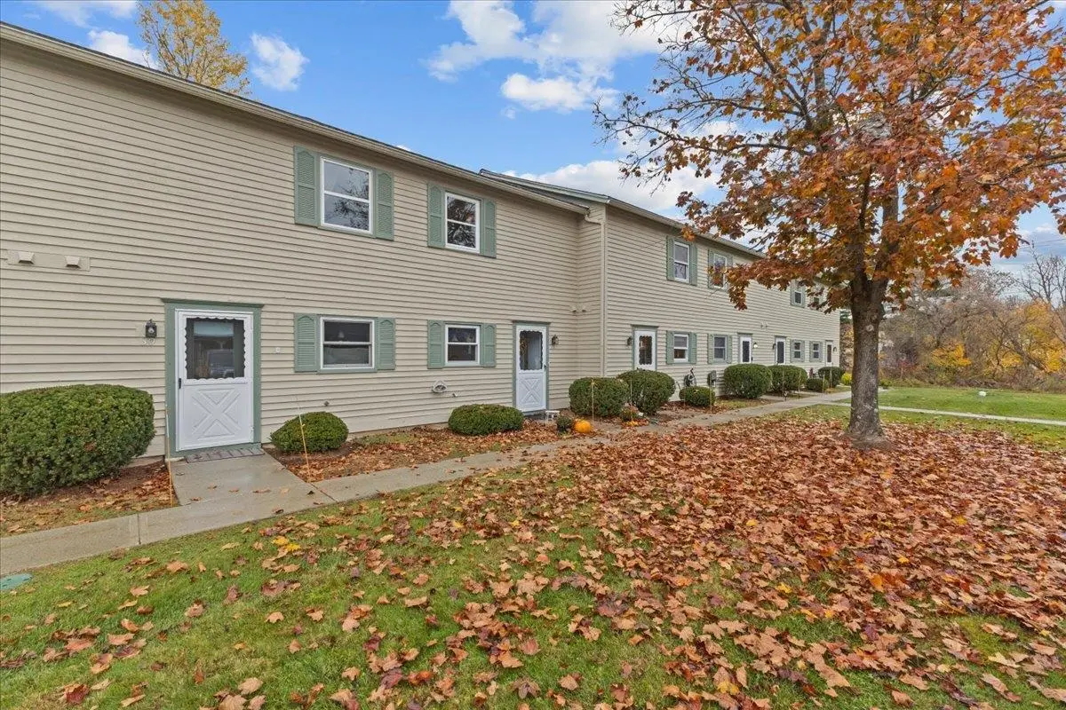 29 Densmore Drive, Essex Junction, VT 05452 - Image #1