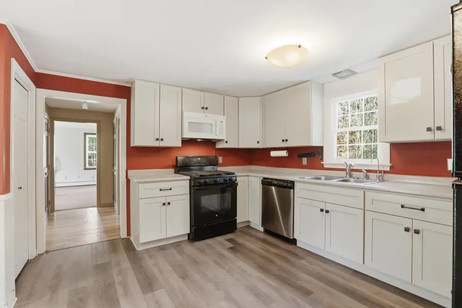 254 Ash Swamp Road, Newmarket, NH 03857 - Image #3