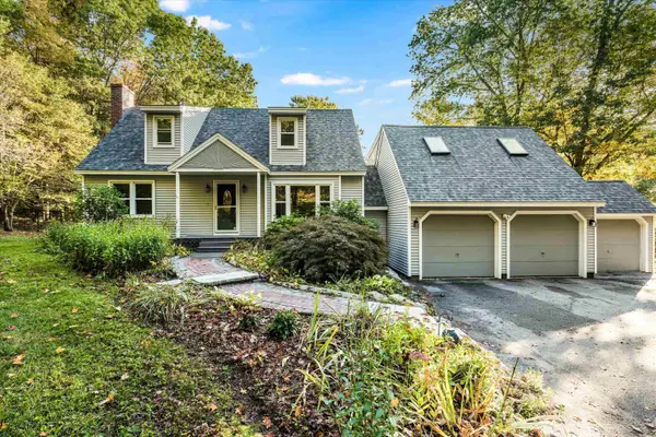 53 Cross Road, Hooksett, NH 03106