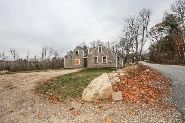243 Middle Road, Deerfield, NH 03037