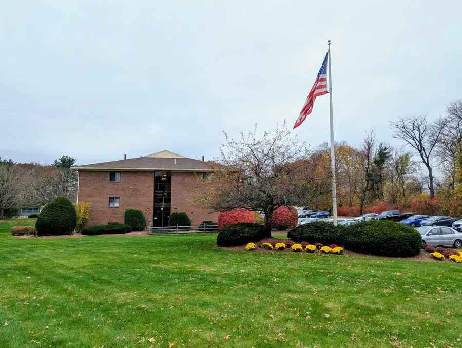 312 Abbott Farm Lane, Hudson, NH 03051-3682 - Image #2