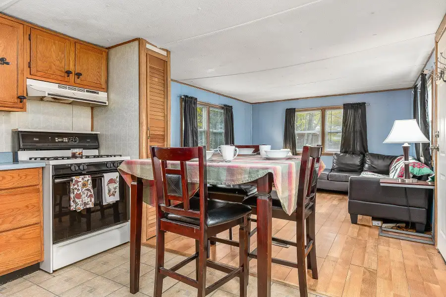 16 Railroad Street, Newmarket, NH 03857 - Image #2