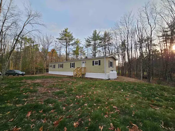 11 Gray Road, Barnstead, NH 03225