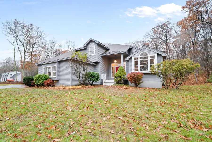 45 Sharon Road, Windham, NH 03087 - Image #2