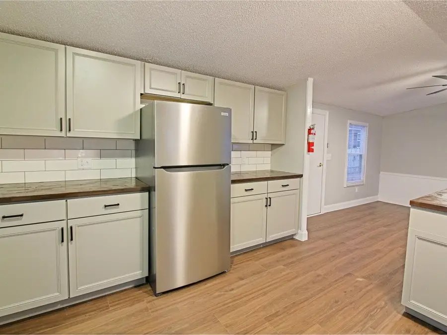 20 Avenue C, Burlington, VT 05408 - Image #2