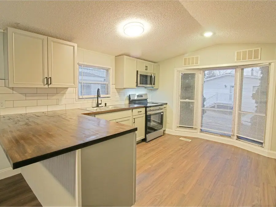 20 Avenue C, Burlington, VT 05408 - Image #3