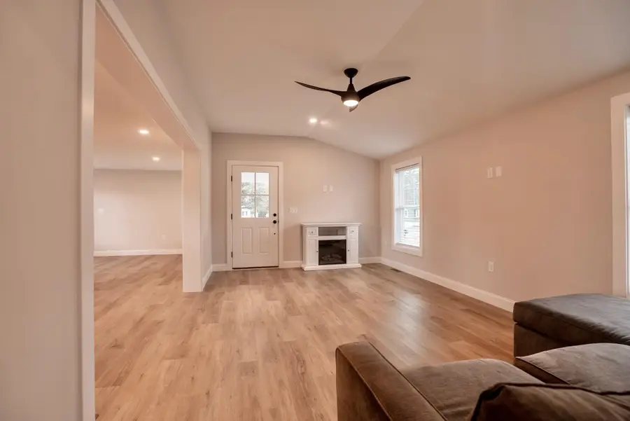 14 South Emperor Drive, Concord, NH 03303 - Image #3