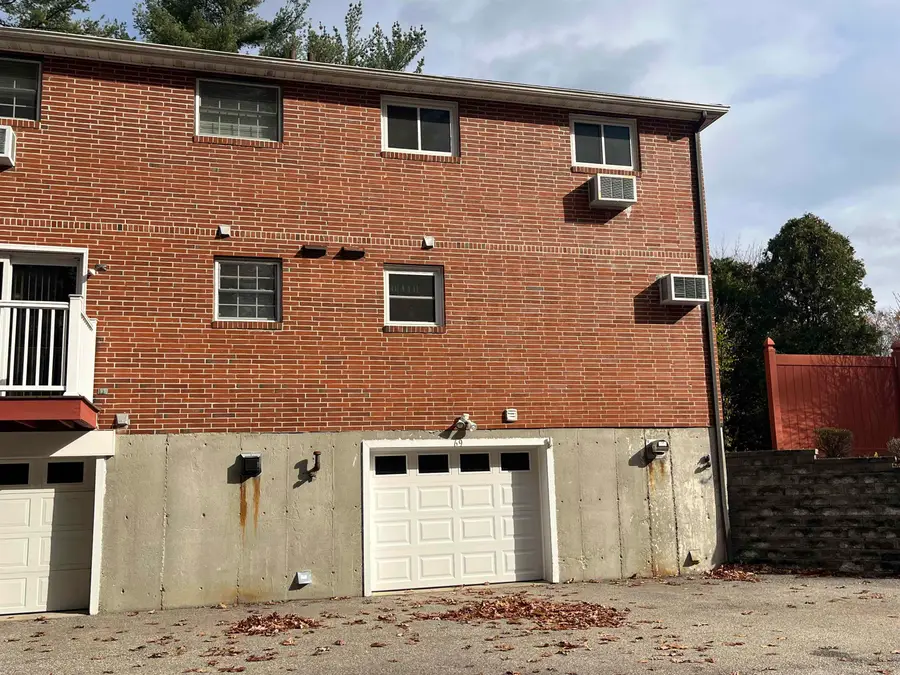 69 Oakridge Drive, Londonderry, NH 03053 - Image #2