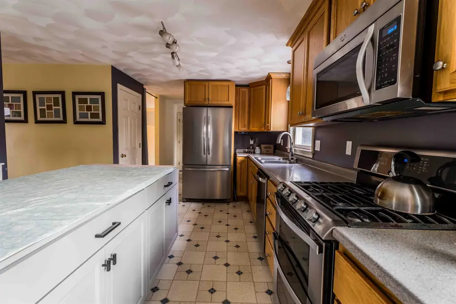 9 Round Robin Loop, Fremont, NH 03044 - Image #3