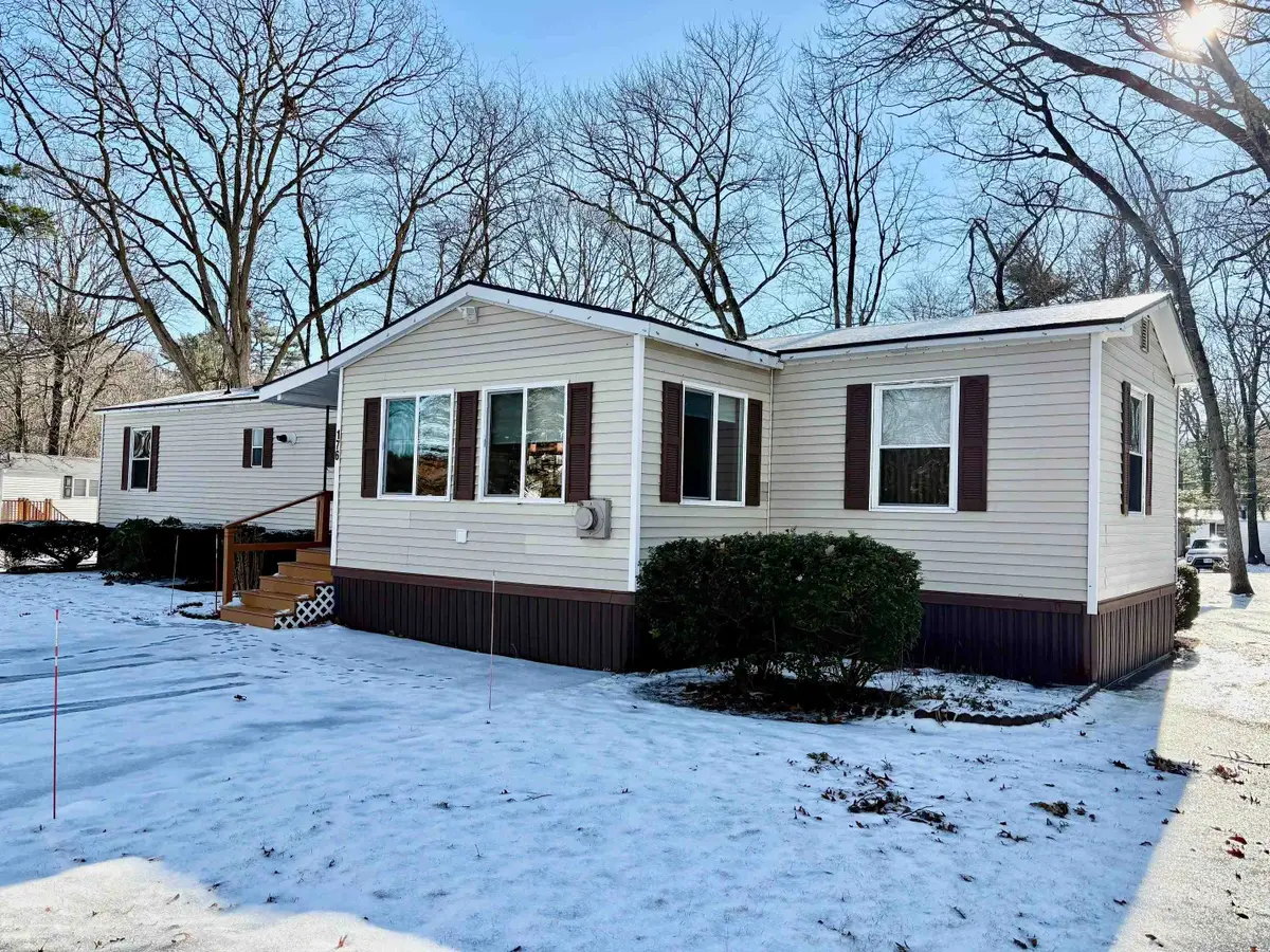 176 Lower Collins Street, Seabrook, NH 03874 - Image #1