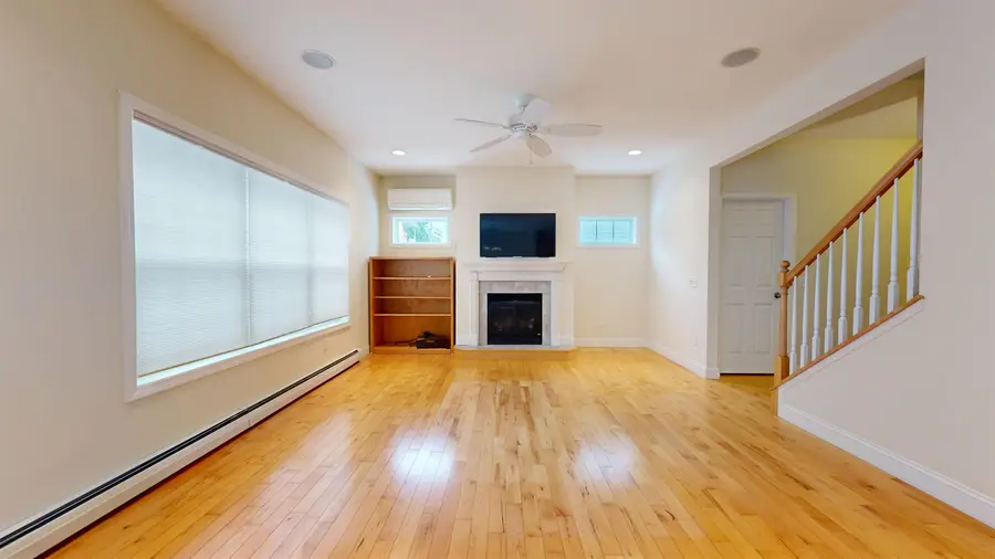 16 Dunbar Drive, Essex Junction, VT 05452 - Image #3