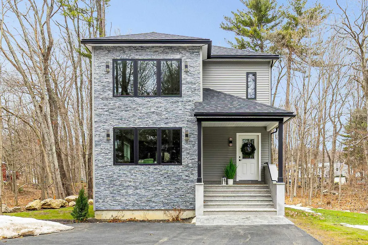 9 Trues Parkway, Sandown, NH 03873 - #1