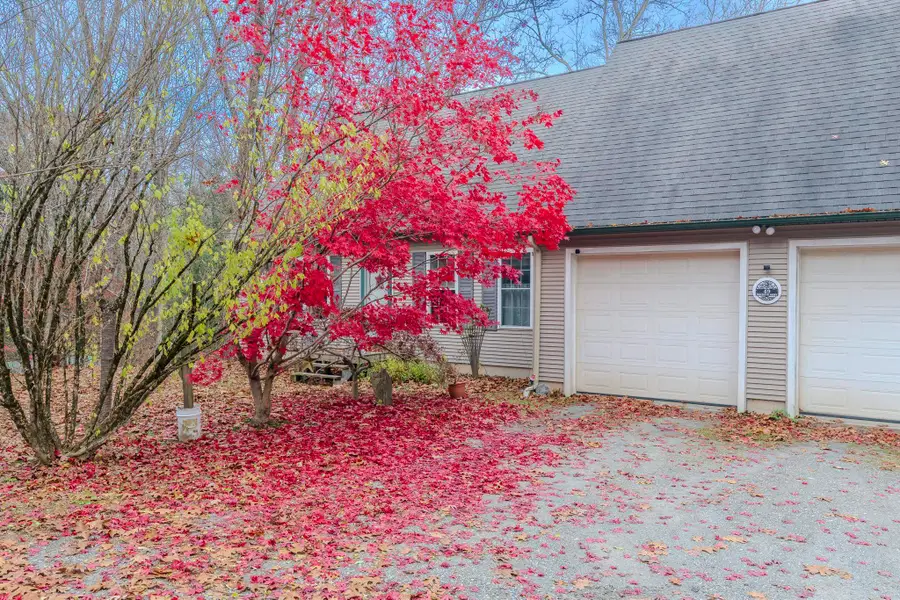 49 Whitetail Drive, Vernon, VT 05354 - Image #2