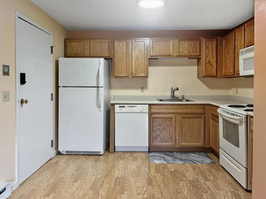 325 Lita Lane, Newmarket, NH 03857 - Image #3