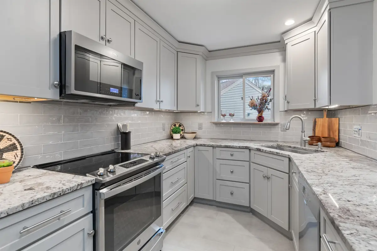 224 Locust Hill, Shelburne, VT 05482 - Image #1