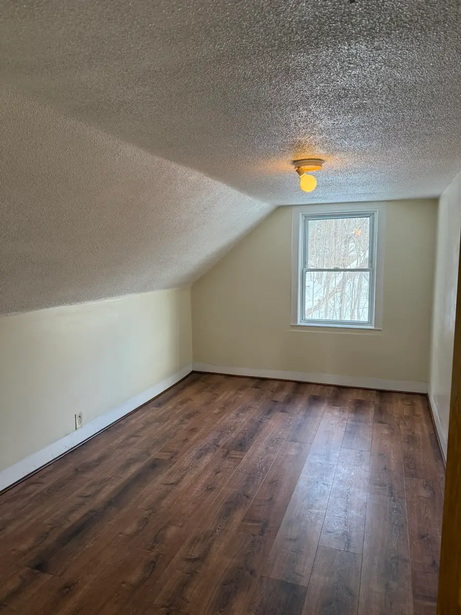 38 Washington Street, Claremont, NH 03743-5550 - Image #3