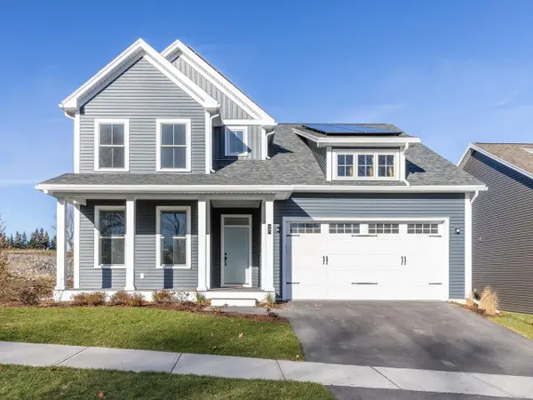 77 Daniel Drive, South Burlington, VT 05403