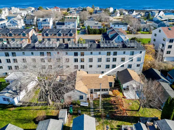 61 Acorn Road, Hampton, NH 03842